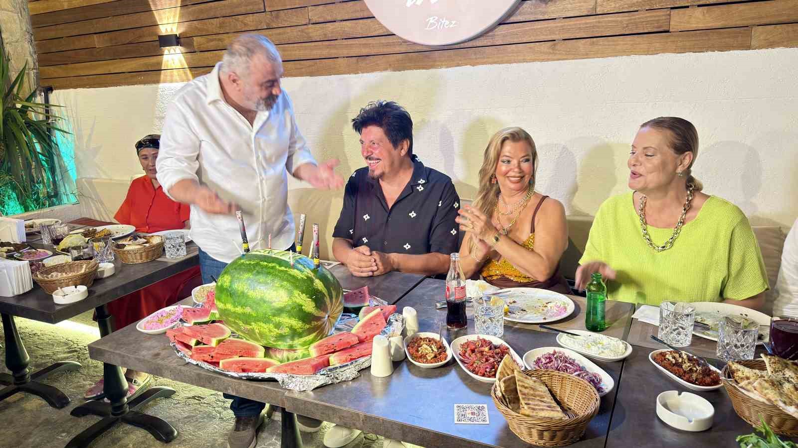 EKİN AKKAŞ’IN DOĞUM GÜNÜ PASTASI KARPUZ OLDU