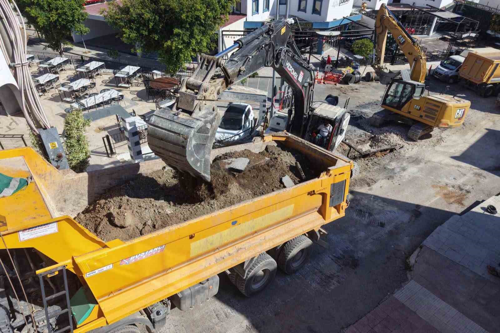 MUĞLA BÜYÜKŞEHİR BELEDİYESİ SU VE KANALİZASYON İDARESİ (MUSKİ) GENEL MÜDÜRLÜĞÜ EKİPLERİ, KENTİN ALTYAPISINI GÜÇLENDİRMEK AMACIYLA ÇALIŞMALARINI SÜRDÜRÜYOR.