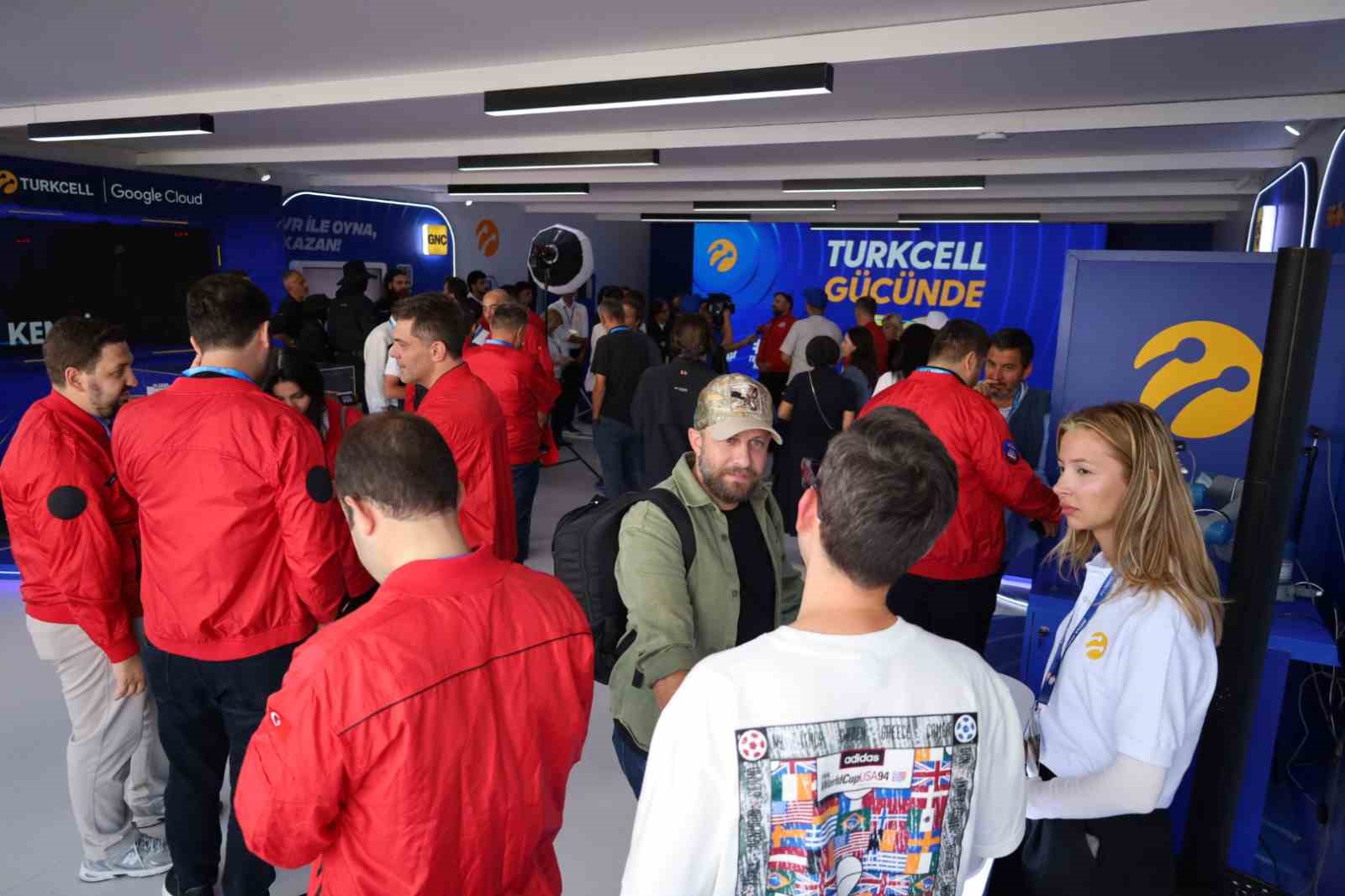 TURKCELL GENEL MÜDÜRÜ KOÇ: "5G VE YAPAY ZEKA YARIŞMALARINA 700 TAKIM KATILDI"