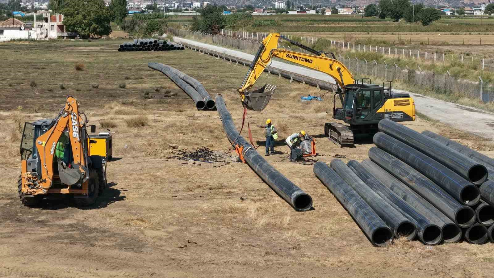 AYDIN’IN İNCİRLİOVA İLÇESİNE BAĞLI SANDIKLI MAHALLESİ’NE 1,3 MİLYAR LİRALIK YATIRIM KAPSAMINDA 38 BİN 800 METRE KANALİZASYON VE 9 BİN 900 METRE YAĞMUR SUYU HATTI YAPILACAK.