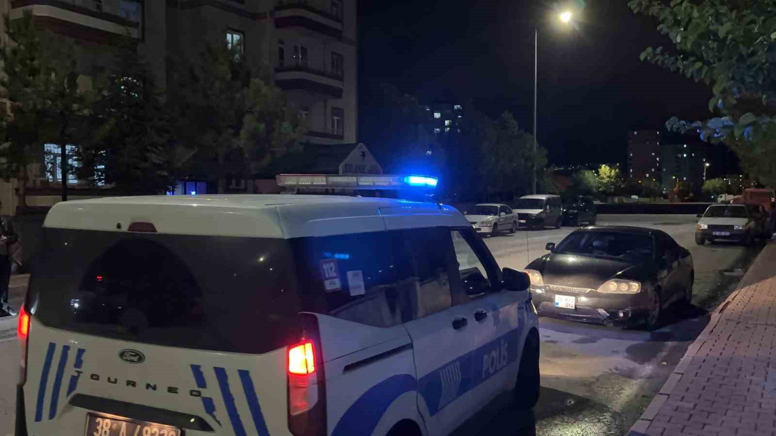 KAYSERİ’NİN KOCASİNAN İLÇESİNDE 12 KATLI BİNADAKİ İKAMETİNDE YALNIZ YAŞAYAN 78 YAŞINDAKİ KADIN ÖLÜ BULUNDU.