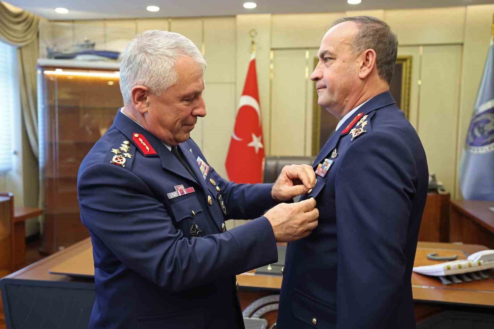 MİLLİ SAVUNMA BAKANI YAŞAR GÜLER, HAVA KUVVETLERİ KOMUTANLIĞINDA GERÇEKLEŞTİRİLEN DEVİR TESLİM TÖRENİNE KATILDI.