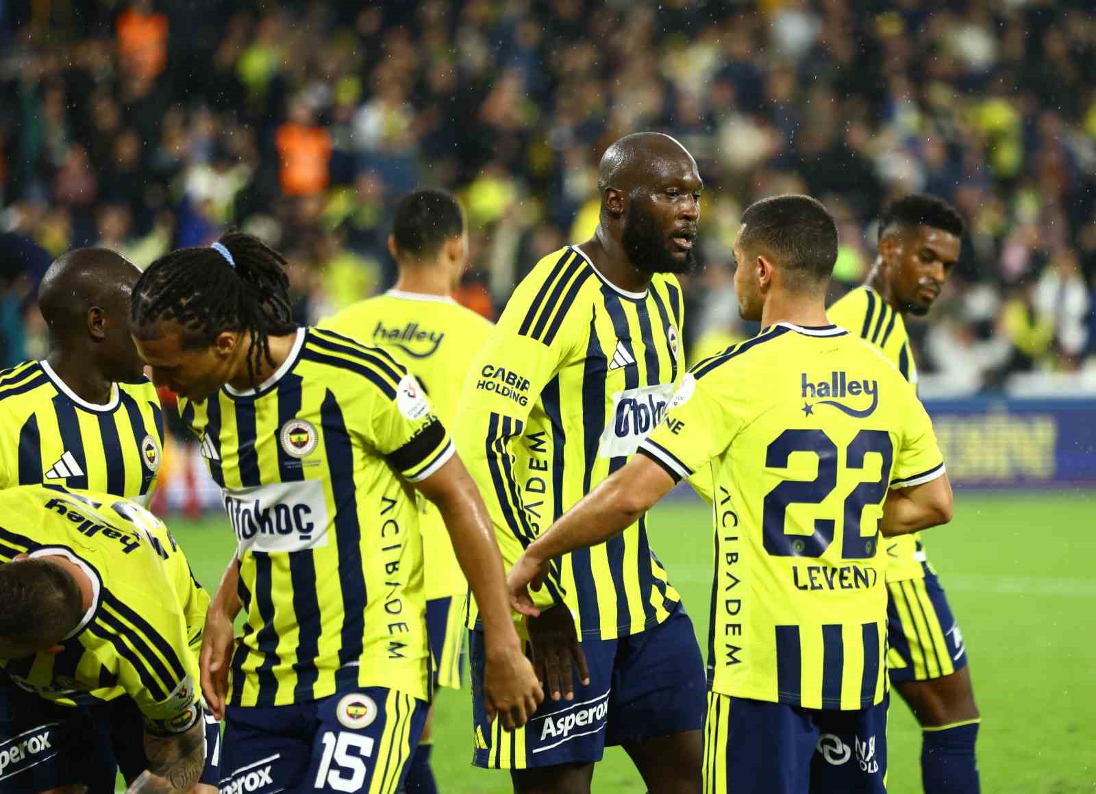 FENERBAHÇE’NİN BELÇİKALI FORVETİ ROMELU LUKAKU, BU SEZONKİ İLK GOLÜNÜ ALANYASPOR'A KARŞI ATTI.