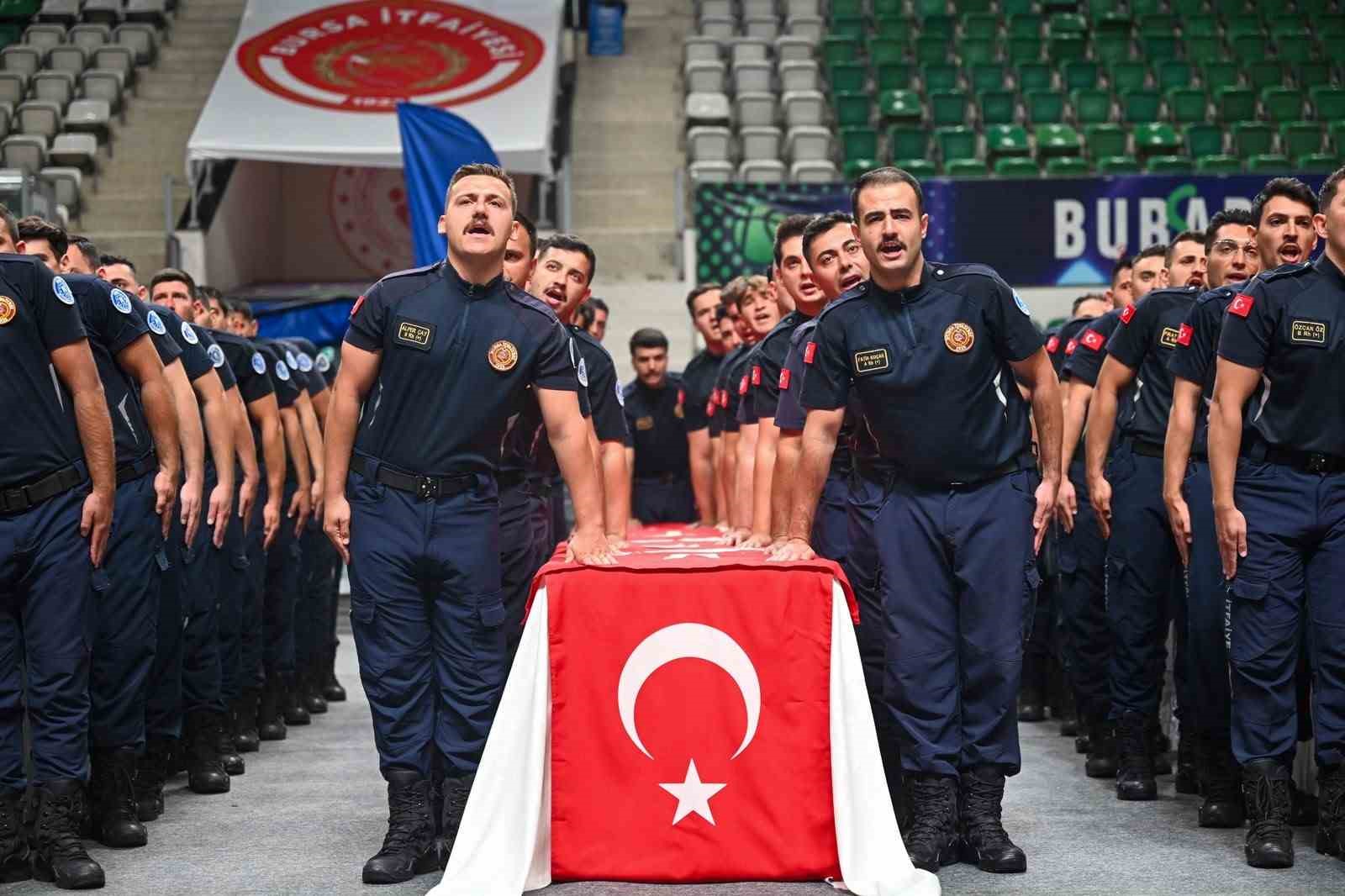 BURSA BÜYÜKŞEHİR BELEDİYE BAŞKAN VEKİLİ ŞAHİN BİBA, ‘İTFAİYE MESLEKİ EĞİTİM TAMAMLAMA TÖRENİ’NDE KONUŞTU: "İTFAİYE TEŞKİLATIMIZI GÜÇLENDİRMENİN HAKLI GURURUNU YAŞIYORUZ."