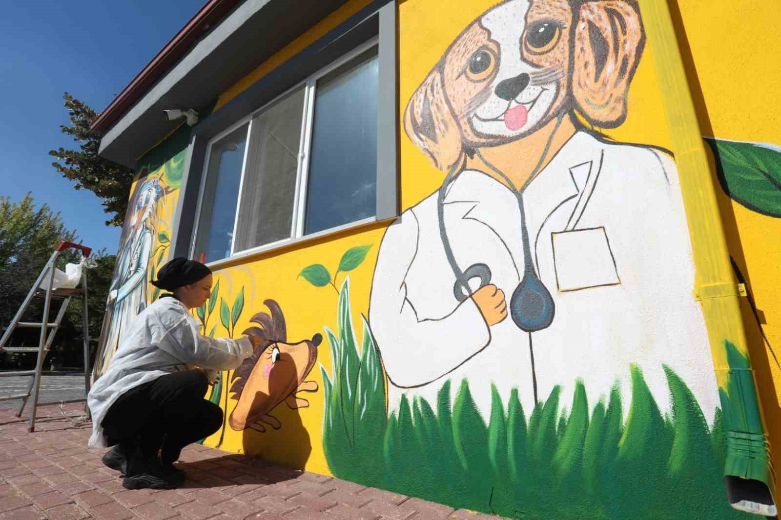 4 EKİM HAYVANLARI KORUMA GÜNÜ KAPSAMINDA İNEGÖL BELEDİYESİ SAHİPSİZ HAYVANLAR BAKIM VE TEDAVİ MERKEZİ’NDE DÜZENLENEN ETKİNLİKTE ÖĞRENCİLER VE PROTOKOL ÜYELERİ DUVARLARI BİRLİKTE BOYADI.