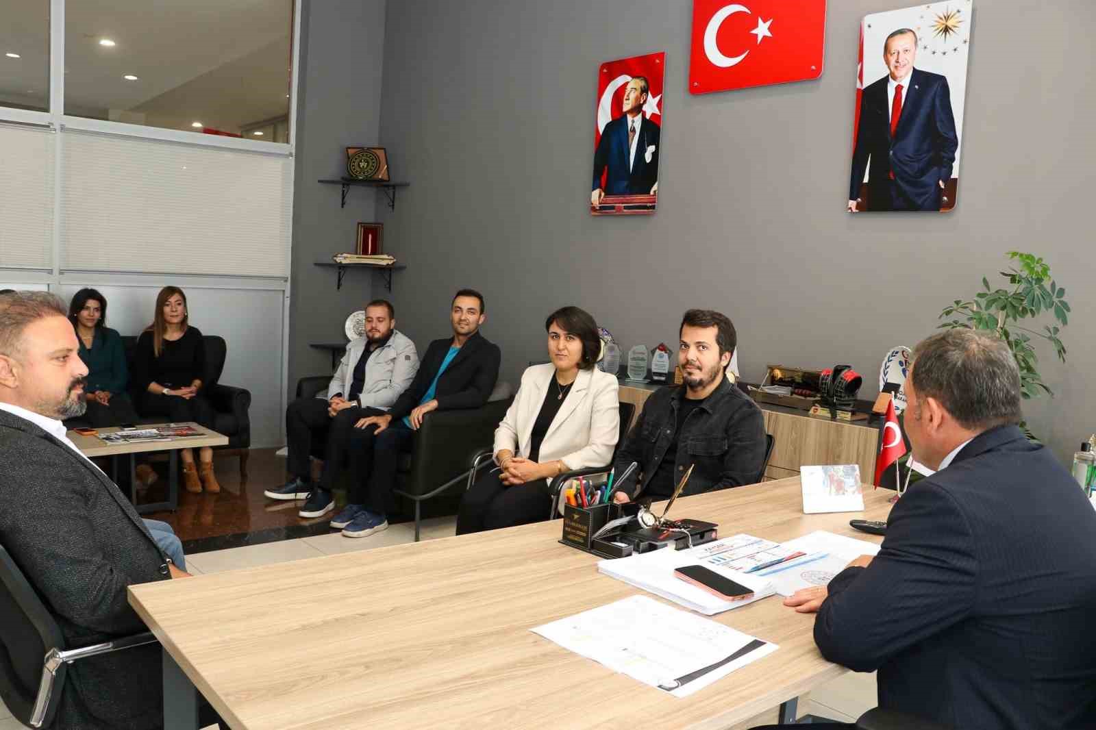 KAYSERİ GENÇLİK VE SPOR İL MÜDÜRÜ ALİ İHSAN KABAKCI BAŞKANLIĞINDA DÜZENLENEN TOPLANTIDA, 2026-2027 EĞİTİM-ÖĞRETİM YILI OKUL SPORLARI FAALİYETLERİ, MÜSABAKA TAKVİMLERİ VE ÖĞRENCİLERİN SPORTİF FAALİYETLERE KATILIMININ ARTIRILMASI KONULARI ELE ALINDI.