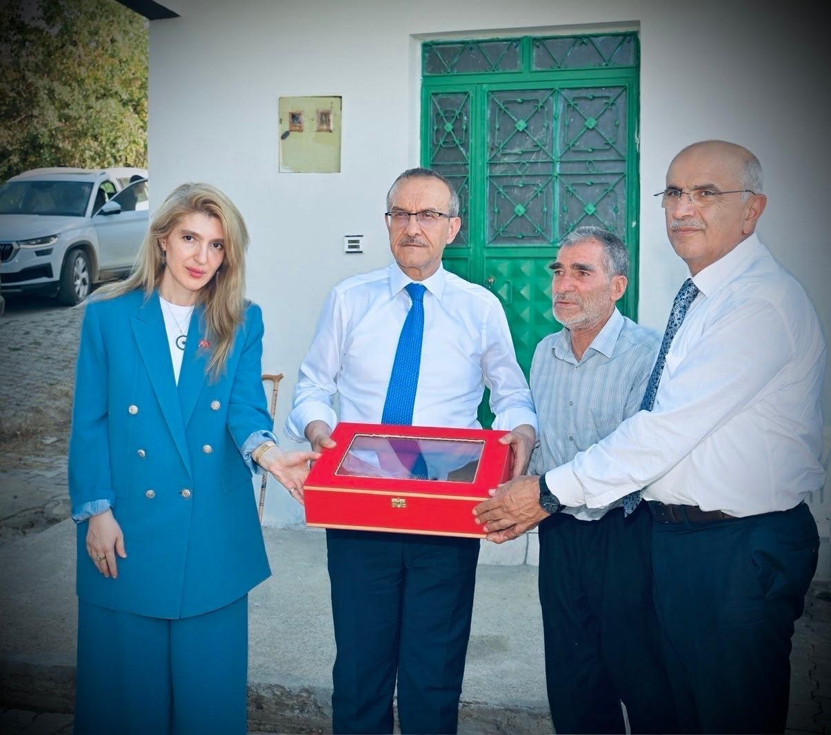 MALATYA VALİSİ SEDDAR YAVUZ, AK PARTİ MALATYA MİLLETVEKİLİ İNANÇ SİRAÇ KARA ÖLMEZTOPRAK VE BÜYÜKŞEHİR BELEDİYE BAŞKANI SAMİ ER, DOĞANYOL’DA BİR DİZİ ZİYARET VE İNCELEME GERÇEKLEŞTİRDİ.