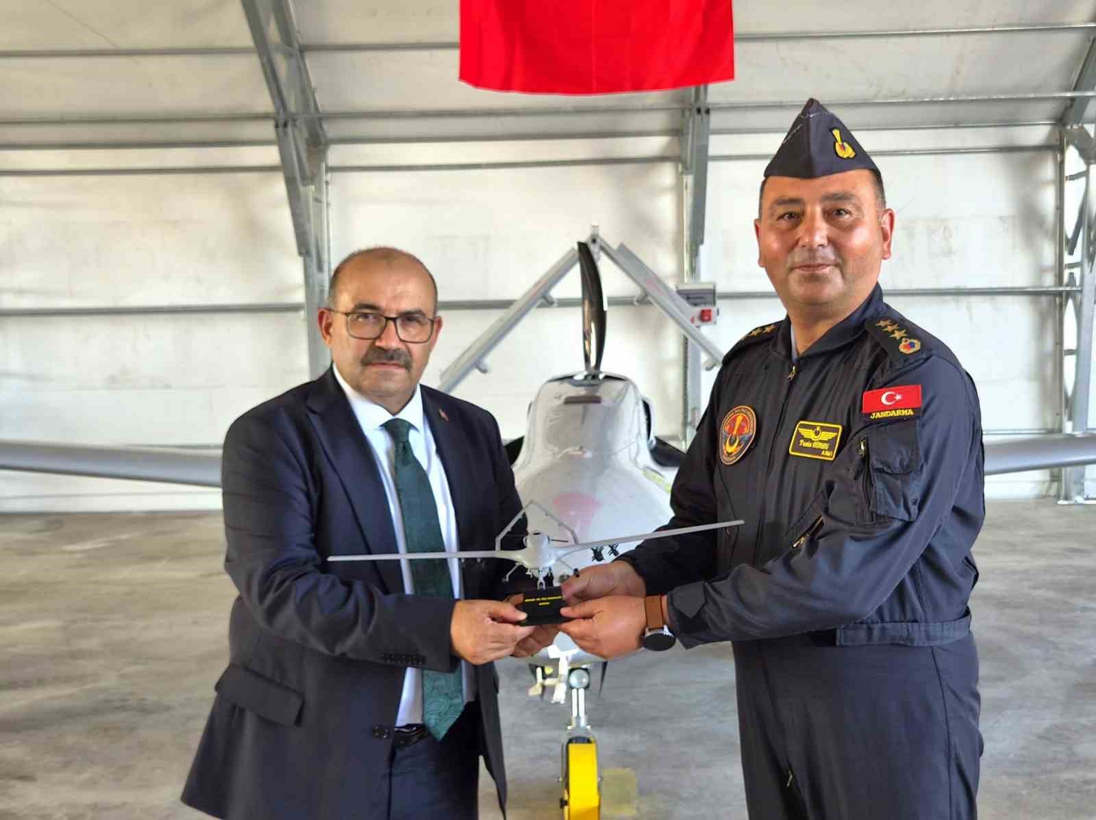 VALİ USTAOĞLU, BANDIRMA’DA GÜVENLİK VE HİZMET GÜNDEMİYLE TEMASLARDA BULUNDU