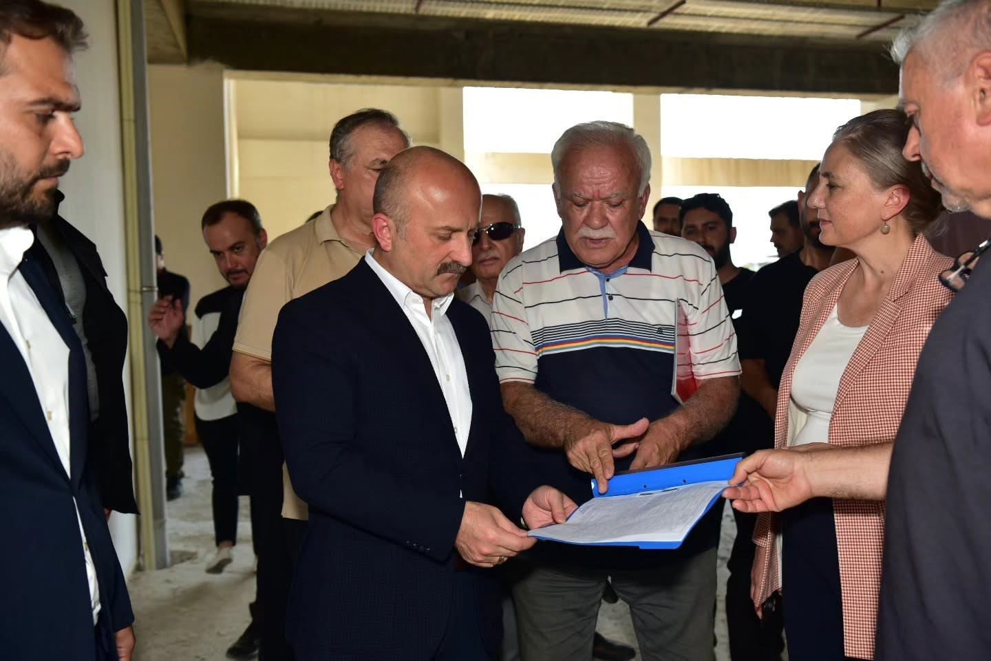 AYDIN VALİSİ DR. OSMAN VAROL, NAZİLLİ’DE YAPIM ÇALIŞMALARI DEVAM EDEN KÜLLİYE CAMİSİ VE KUR’AN KURSU KÜLLİYESİ İNŞAATINDA İNCELEMELERDE BULUNDU.