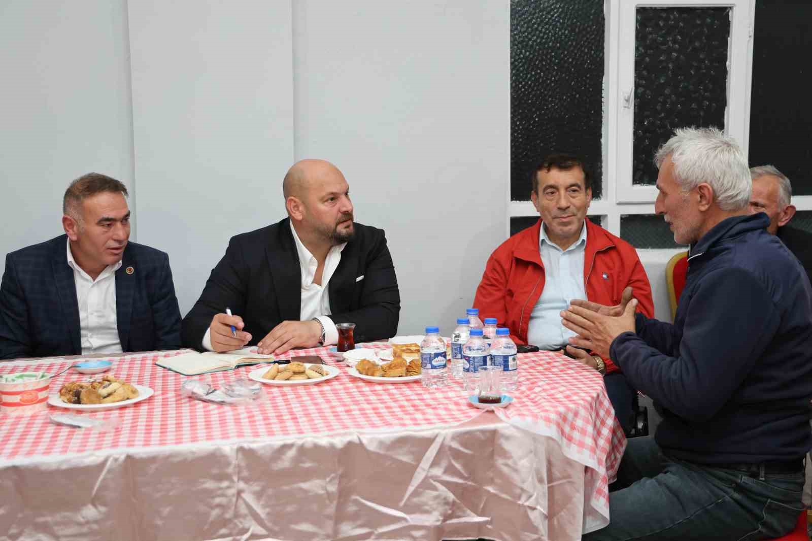 ATAKUM BELEDİYE BAŞKANI SERHAT TÜRKEL, KAMALI MAHALLESİ SAKİNLERİYLE BİR ARAYA GELEREK MAHALLENİN EKSİK VE İHTİYAÇLARINI VATANDAŞLARLA BİRLİKTE DEĞERLENDİREREK ÇÖZÜM ÜRETME MESAJI VERDİ.