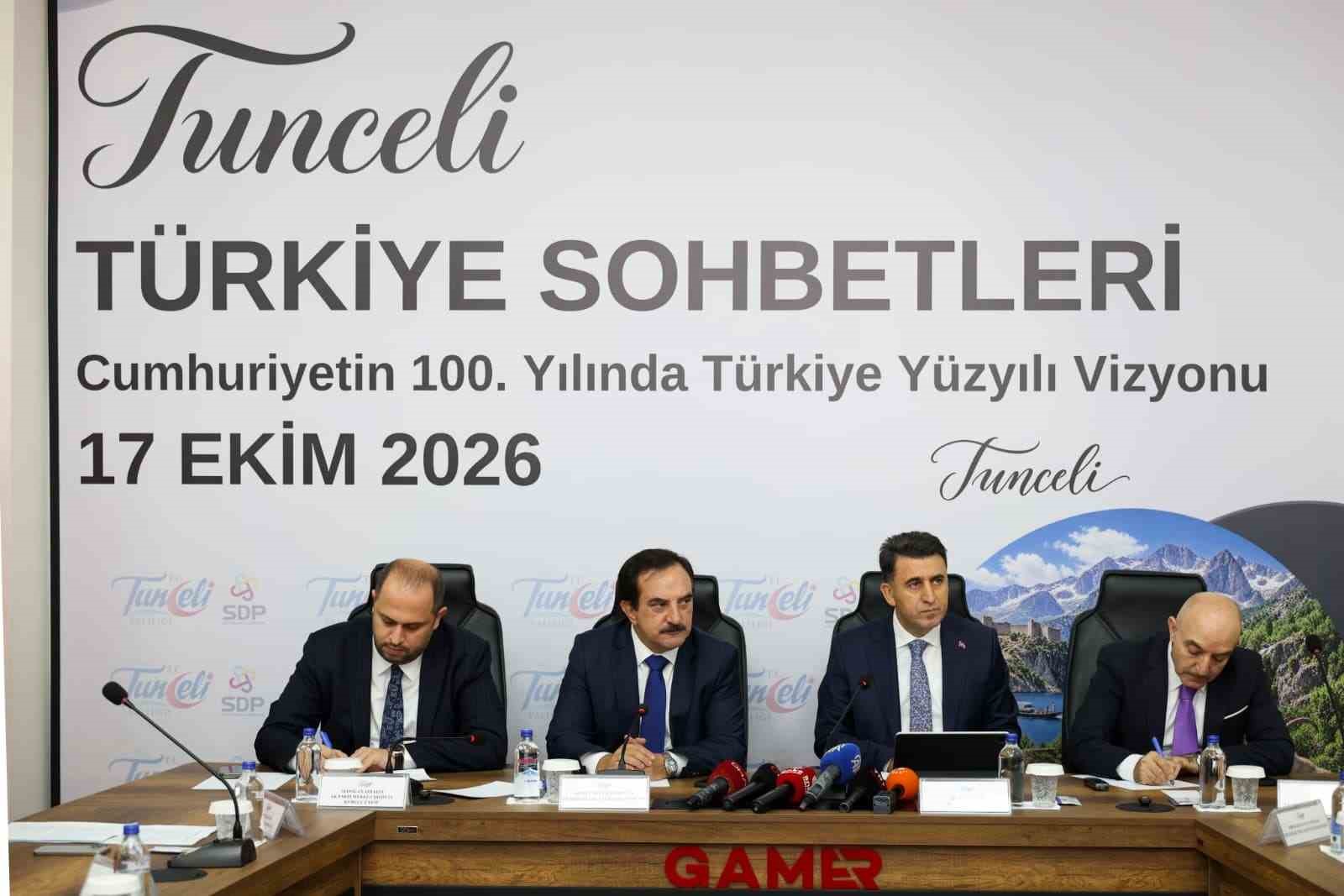 CUMHURBAŞKANI DANIŞMANI, SİVİL DAYANIŞMA PLATFORMU BAŞKANI AYHAN OĞAN, "TERÖRSÜZ TÜRKİYE’YE GEÇİŞ SÜRECİ BÖLGEDEN, SİYASETTEN, MECLİSTEN TERÖR VESAYETİNİN ARINDIRILMASI DEMEKTİR. ARTIK TÜRKİYE’DE BİR HAK ARAMAK İÇİN VEYA BİR HAK İDDİASI İÇİN VEYA BİR BAŞKA SEBEPTEN DOLAYI SİLAHLANMAYA VE TERÖR EYLEMİ YAPMAYA GEREK YOK DEMEKTİR" DEDİ.