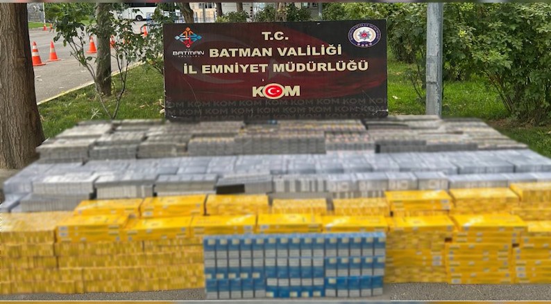 BATMAN'DA POLİS EKİPLERİNİN YAPTIĞI ÇALIŞMADA 18 BİN 910 PAKET KAÇAK SİGARA ELE GEÇİRİLDİ.
