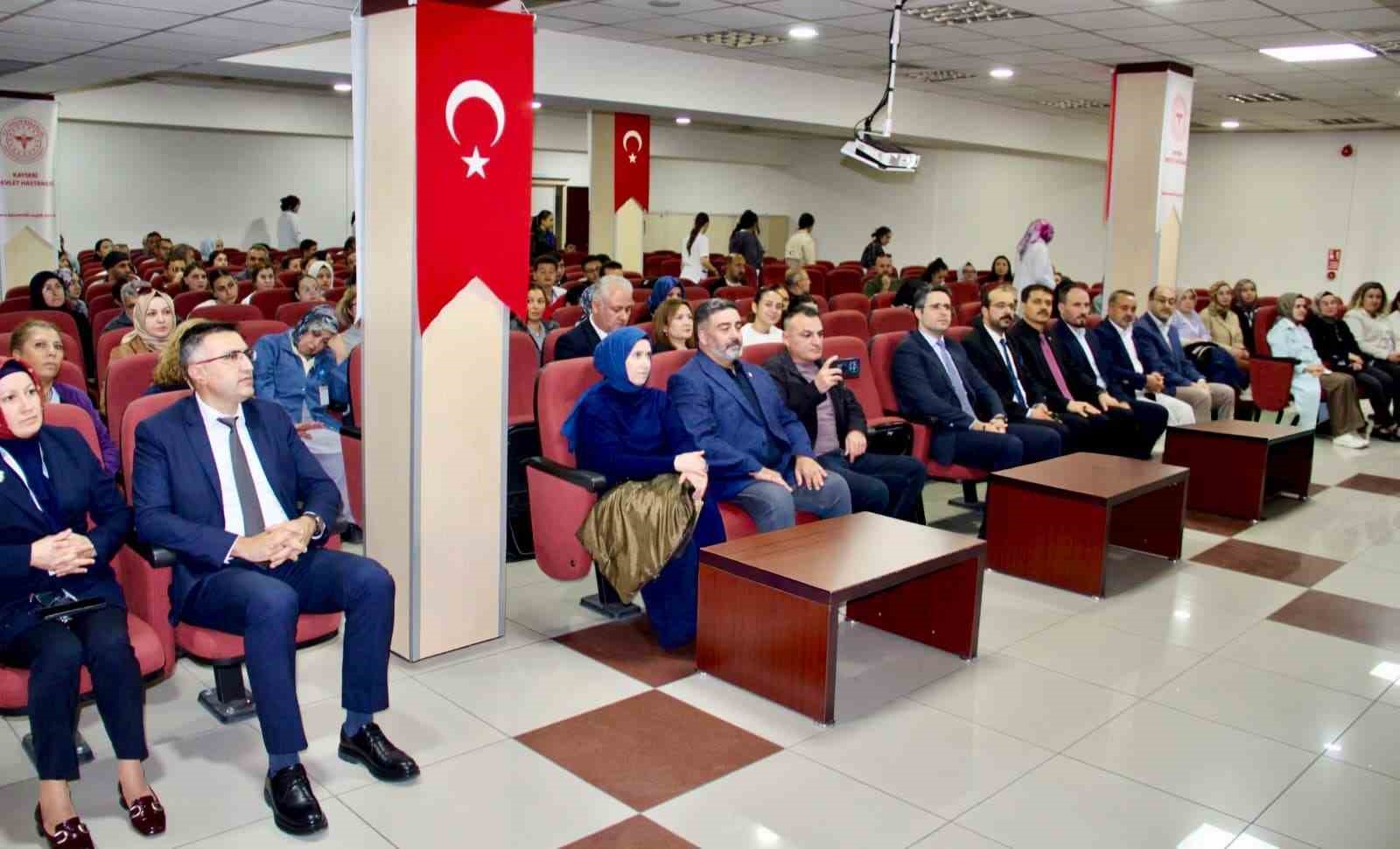KAYSERİ DEVLET HASTANESİ'NDE KAYSERİ AİLE PLATFORMU DERNEĞİ TARAFINDAN HASTANE PERSONELİNE YÖNELİK 'EVLİLİK EHLİYETİ' KONULU BİLGİLENDİRME PROGRAMI DÜZENLENDİ.