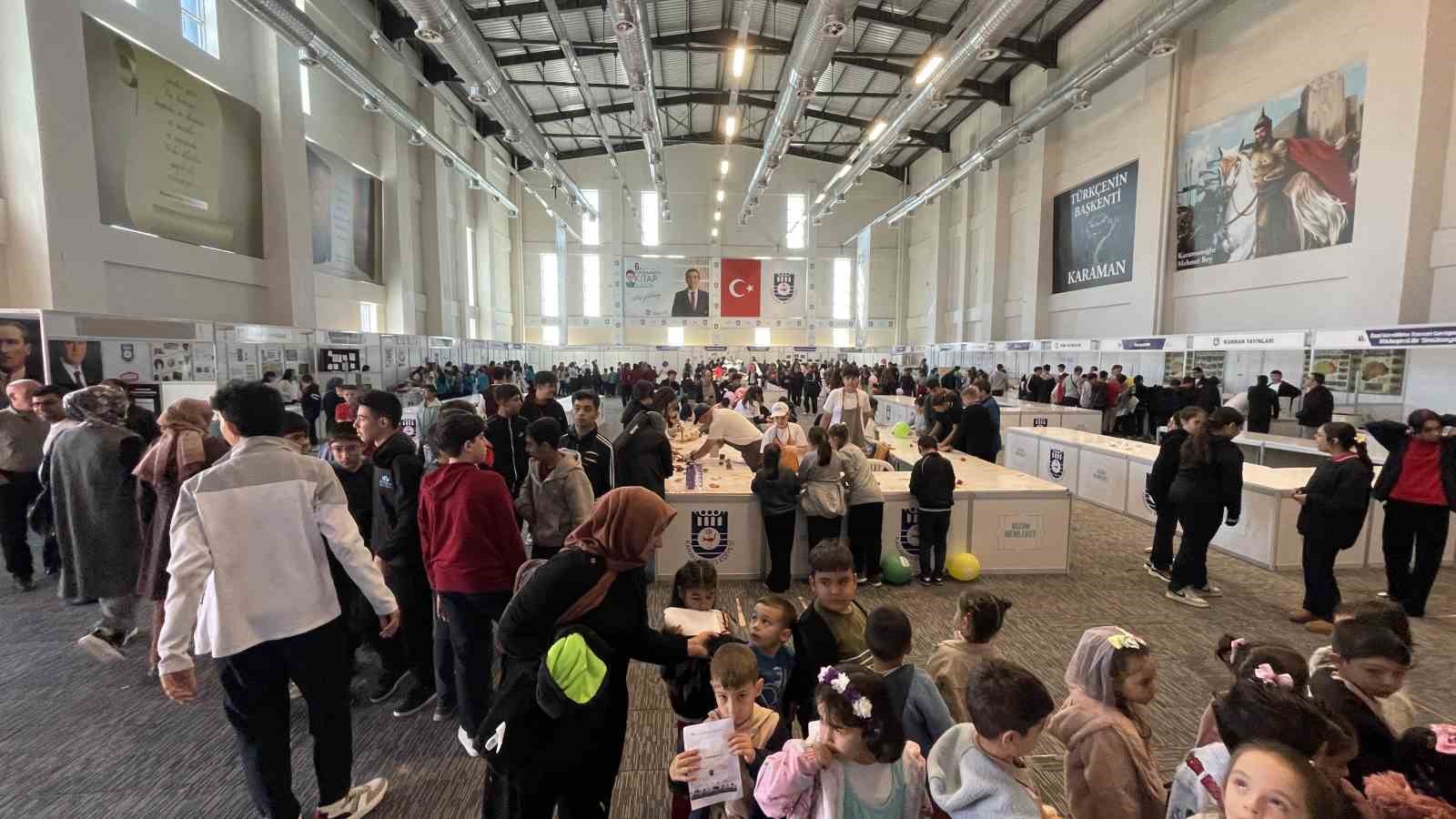 KARAMAN'DA İL MİLLİ EĞİTİM MÜDÜRLÜĞÜ TARAFINDAN HAZIRLANAN VE TÜBİTAK TARAFINDAN DESTEKLENEN "KEŞFETMENİN NEŞELİ YOLCULUĞU-3" BİLİM ŞENLİĞİ, DÜZENLENEN TÖRENLE BAŞLADI.