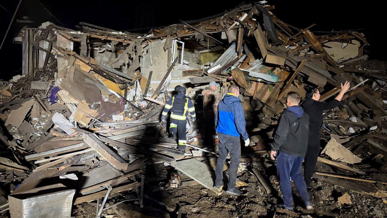RUS GÜÇLERİNİN UKRAYNA’NIN BAŞKENTİ KİEV VE ÇEVRESİNE DÜZENLEDİĞİ SALDIRIDA 3 KİŞİ HAYATINI KAYBEDERKEN, 7 KİŞİ YARALANDI.