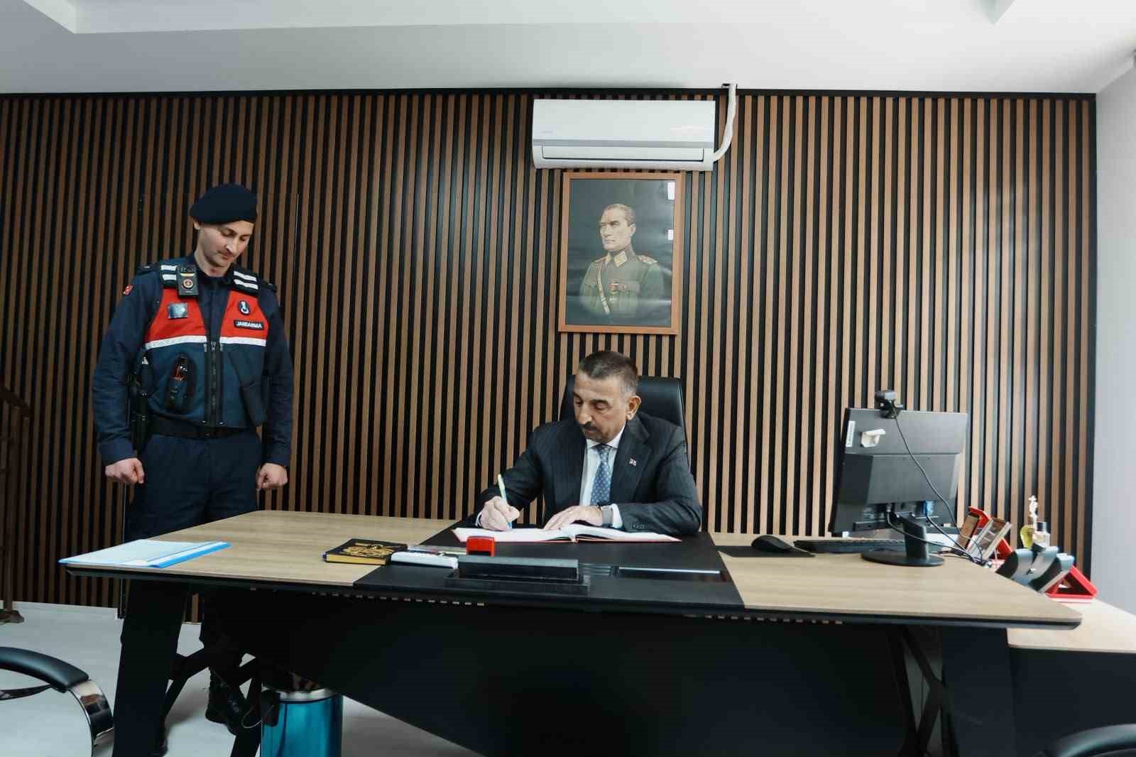 ZONGULDAK’IN DEVREK İLÇESİNE BAĞLI ÇAYDEĞİRMENİ BELDESİNDE YAPIMI TAMAMLANAN JANDARMA KARAKOL KOMUTANLIĞI YENİ HİZMET BİNASI TÖRENLE AÇILDI.