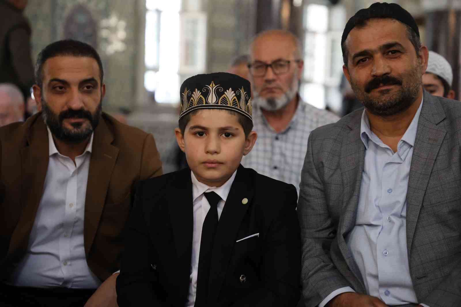 ELAZIĞ'DA KUR'AN-I KERİM'İ YÜZÜNDEN GÜZEL OKUMA BÖLGE FİNALİ HEYECANI YAŞANDI