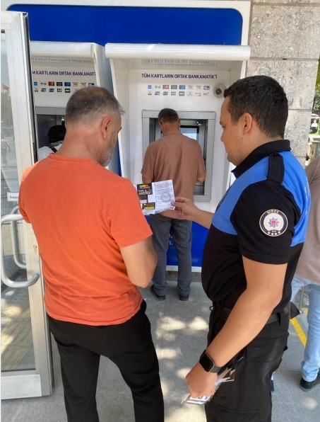POLİSTEN DOLANDIRICILIK VE SUÇLARA KARŞI BİLGİLENDİRME ÇALIŞMASI