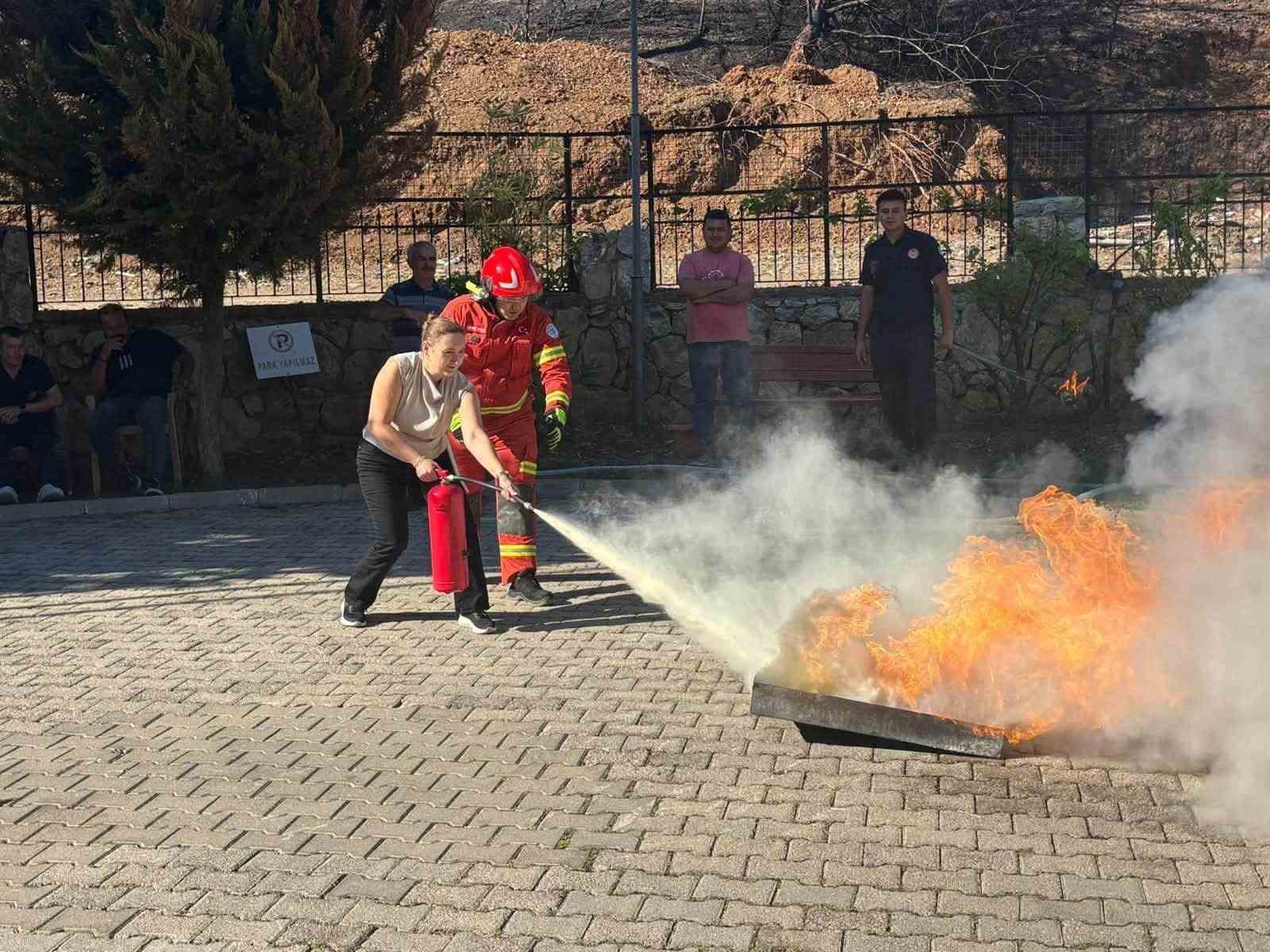 FETHİYE HUZUREVİ PERSONELİNE YANGIN GÜVENLİĞİ EĞİTİMİ VERİLDİ