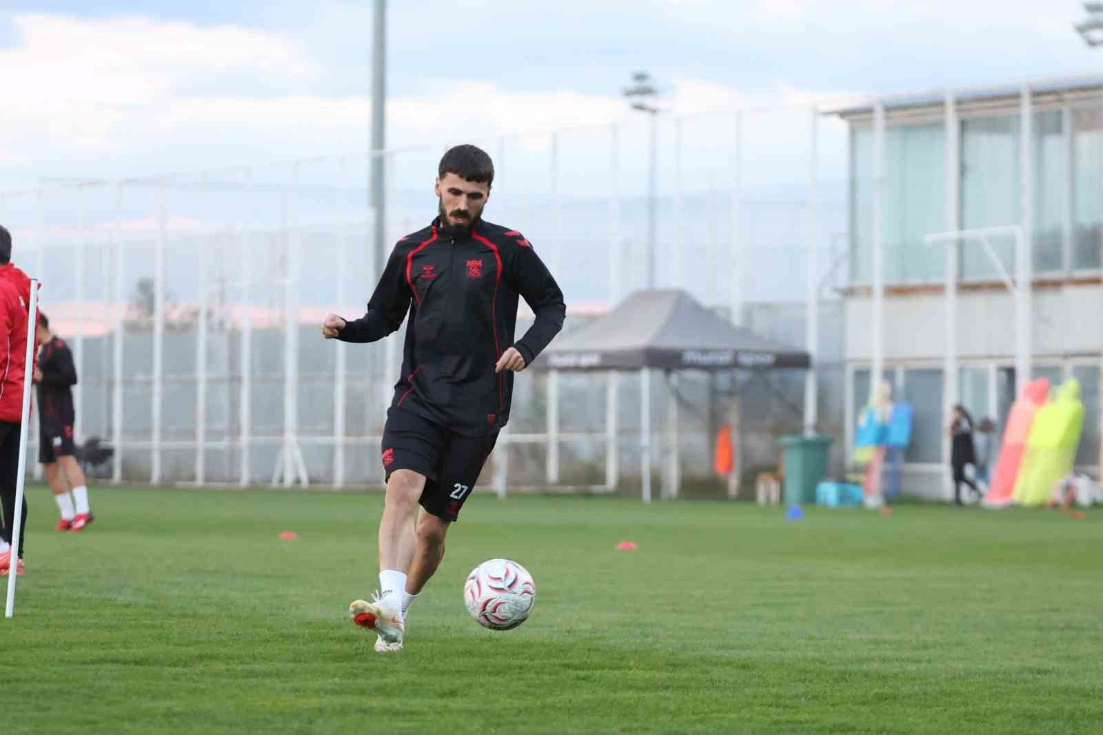 EKENLER BETON SİVASSPOR, TRENDYOL 1. LİG’İN 9. HAFTASINDA SAHASINDA KARŞILAŞACAĞI PENDİKSPOR MAÇI HAZIRLIKLARINA BAŞLADI.