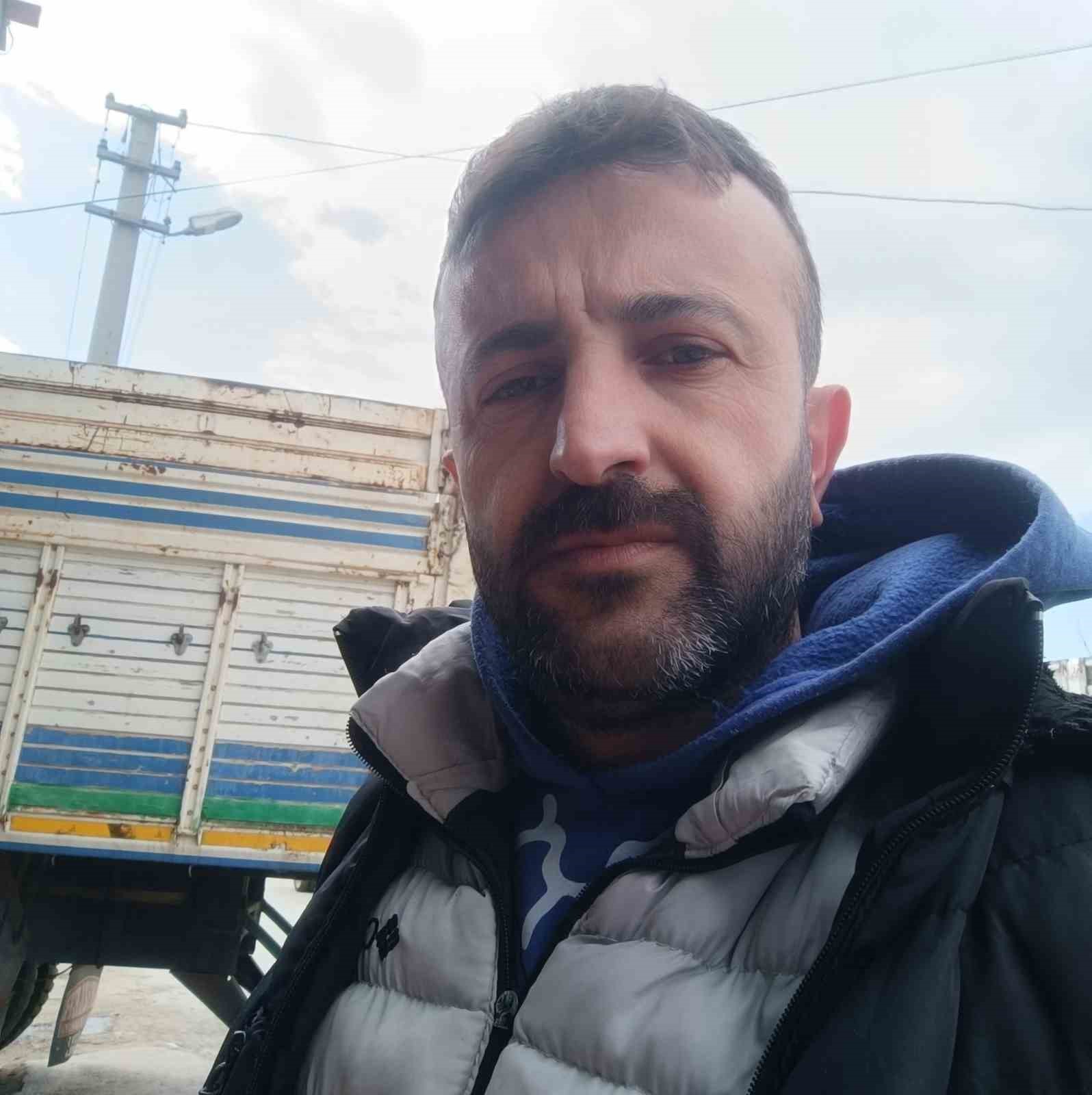 MANİSA’NIN SALİHLİ İLÇESİNDEKİ BİR KAHVEHANEDE ÖLÜ BULUNAN 35 YAŞINDAKİ MEHMET GÖK’ÜN DARBEDİLEREK ÖLDÜRÜLDÜĞÜNÜN BELİRLENMESİNİN ARDINDAN GÖZALTINA ALINAN 2 ŞÜPHELİ, ÇIKARILDIKLARI MAHKEMECE TUTUKLANDI.