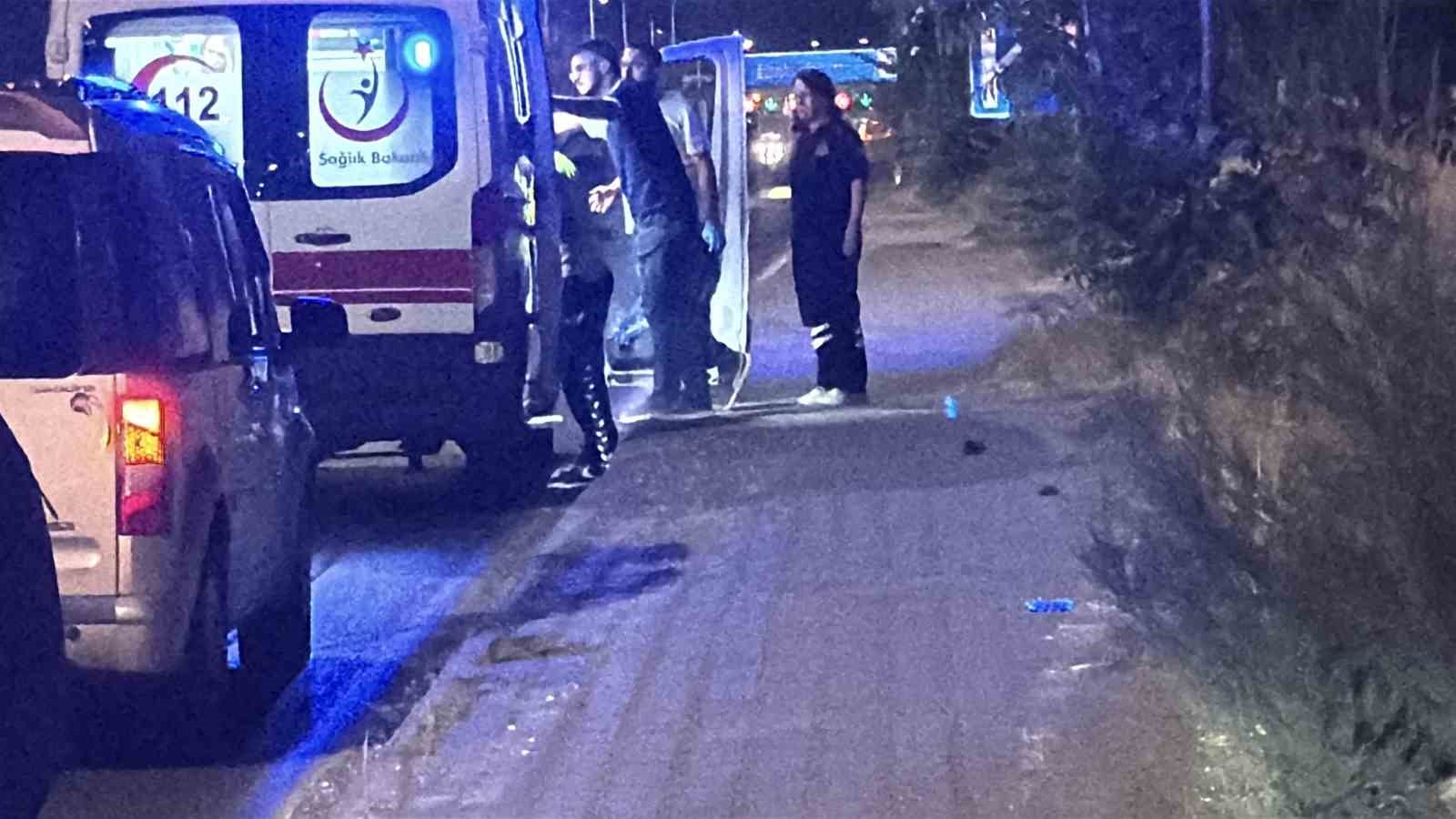 ESKİŞEHİR’DE ÇEVRE YOLUNDA İKİ OTOMOBİLİN ÇARPIŞMASI SONUCU MEYDANA GELEN TRAFİK KAZASINDA 1 KİŞİ YARALANDI. SİVAS’TAN BURSA’YA GİTTİĞİ ÖĞRENİLEN VE KAZAYA KARIŞAN AİLEYİ VATANDAŞLARIN İSE MİSAFİR ETMEK İSTEMESİ DİKKAT ÇEKTİ.