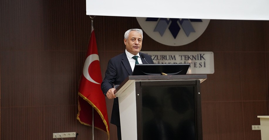 ERZURUM TEKNİK ÜNİVERSİTESİNDE (ETÜ), “TERÖRSÜZ TÜRKİYE: TARİHSEL SÜREÇ, DEMOKRATİKLEŞME VE HUKUK DEVLETİ” KONULU PANEL DÜZENLENDİ.