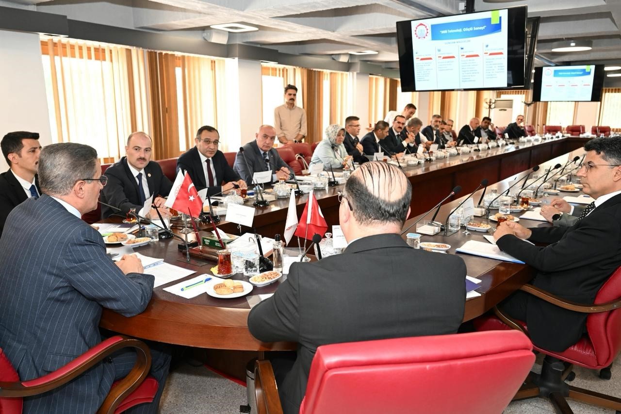 SANAYİ VE TEKNOLOJİ İŞ BİRLİĞİ KURULU (SANTEK) TOPLANTISI, İLGİLİ KURUM VE KURULUŞLARIN TEMSİLCİLERİNİN KATILIMIYLA YAPILDI.