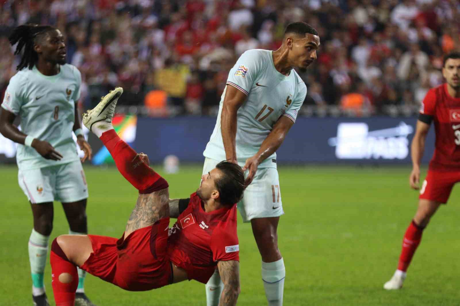 TÜRKİYE A MİLLİ FUTBOL TAKIMI, UEFA ULUSLAR A LİGİ 1. GRUP İLK MAÇINDA KOCAELİ'NDE FRANSA'YA 1-0 MAĞLUP OLDU.