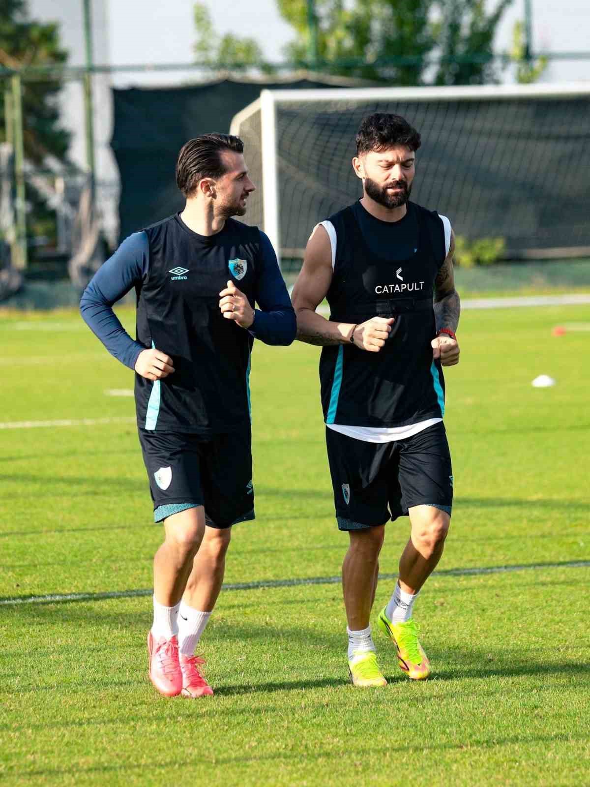 MURAT CEM AKPINAR (SOLDA), EREN TOZLU (SAĞDA)