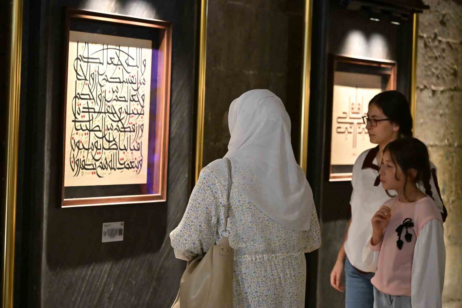 KÜLTÜR VE TURİZM BAKANLIĞI TARAFINDAN DÜZENLENEN ERZURUM KÜLTÜR YOLU FESTİVALİ, GELENEKSEL SANATLARDAN ÇOCUK ETKİNLİKLERİNE, SERGİLERDEN SİNEMA GÖSTERİMLERİNE UZANAN PROGRAMIYLA DEVAM ETTİ.