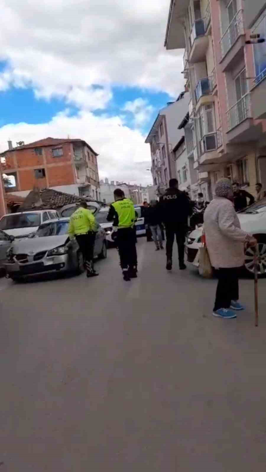 EDİRNE’DE KOVALAMACA SONRASI YAKALANAN SÜRÜCÜNÜN BABASINDAN GAZETECİYE TEHDİT