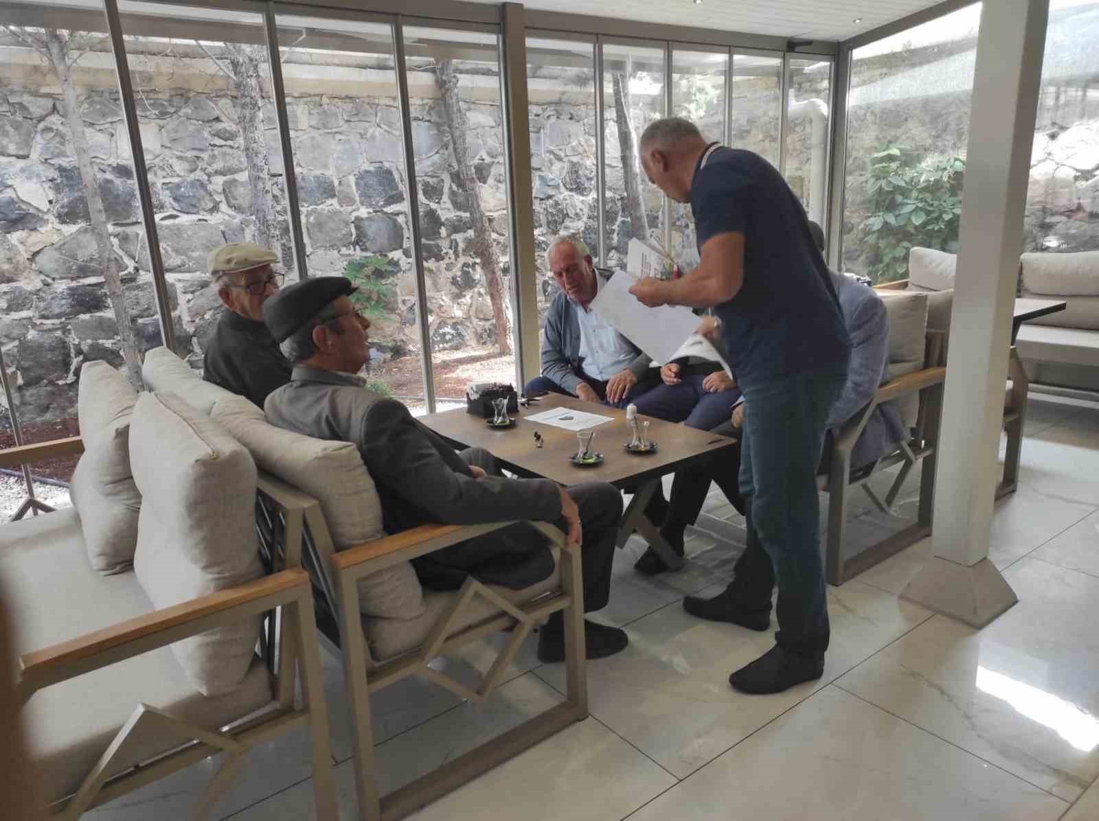 KONYA’NIN KARAPINAR İLÇESİNDE 1 EKİM DÜNYA YAŞLILAR GÜNÜ KAPSAMINDA VATANDAŞLARA YÖNELİK SAĞLIK BİLGİLENDİRME ETKİNLİĞİ DÜZENLENDİ.