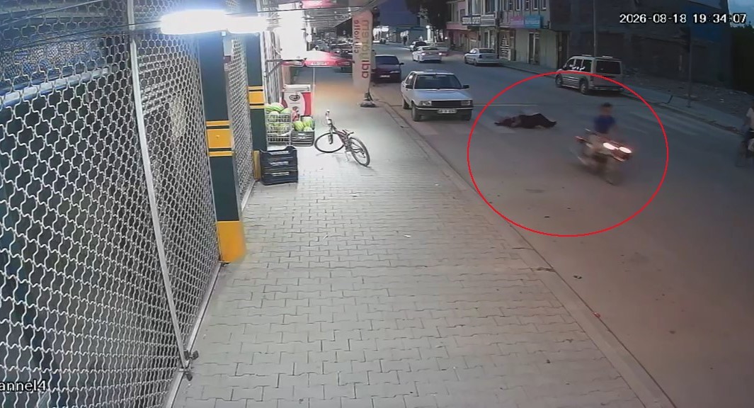 KAHRAMANMARAŞ’IN ELBİSTAN İLÇESİNDE YOLUN KARŞISINA GEÇMEYE ÇALIŞAN 69 YAŞINDAKİ VATANDAŞ MOTOSİKLETİN ÇARPMASI SONUCU YARALANDI