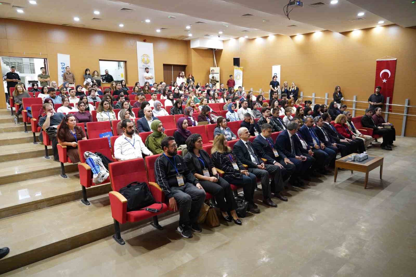 BARTIN ÜNİVERSİTESİ (BARÜ) İLE SELÇUK ÜNİVERSİTESİ İŞ BİRLİĞİYLE DÜZENLENEN 6. ULUSLARARASI DİL VE ÇEVİRİBİLİM KONGRESİ'NDE YAPAY ZEKÂNIN ÇEVİRİ SÜREÇLERİNE ETKİSİ, SÖZLÜ ÇEVİRİ UYGULAMALARI, MAKİNE ÇEVİRİSİ VE ÇEVİRİBİLİMİN GELECEĞİ ELE ALINACAK.
