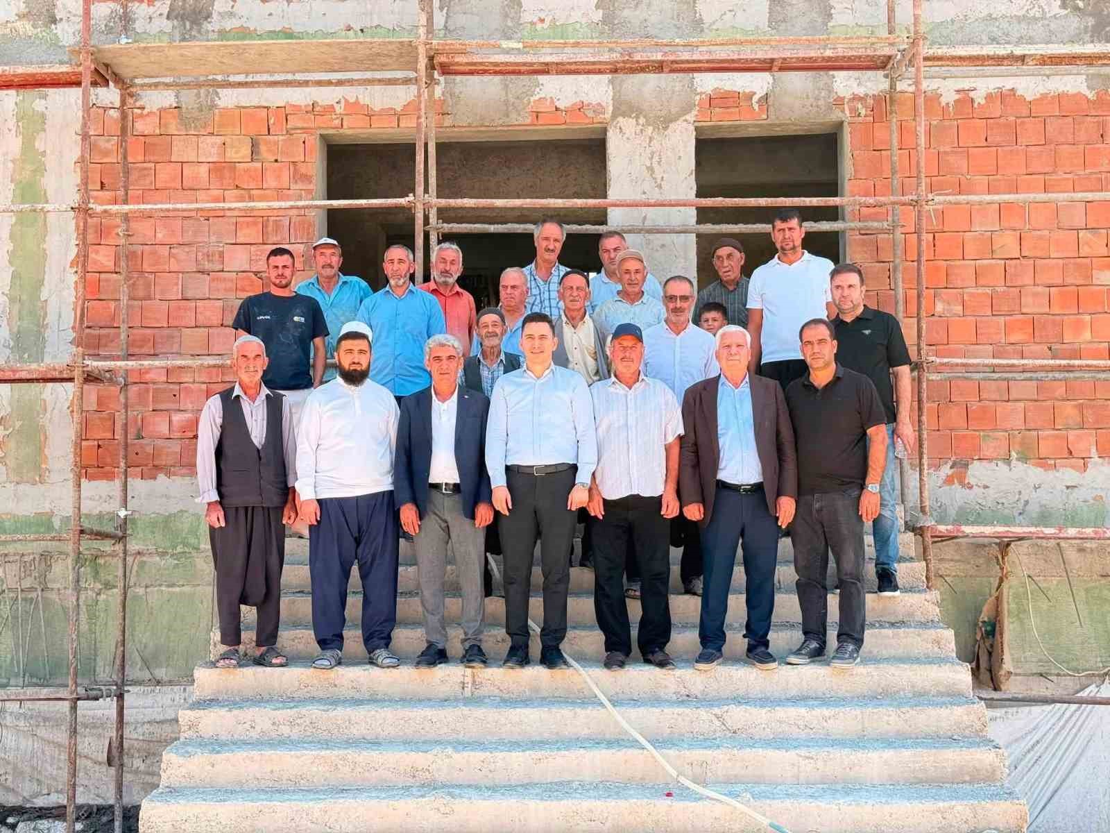 DİYARBAKIR’IN ÇERMİK İLÇE BELEDİYE BAŞKANI ŞEHMUS KARAMEHMETOĞLU, VATANDAŞLARLA BÜTÜNLEŞMEYE DEVAM EDİYOR.