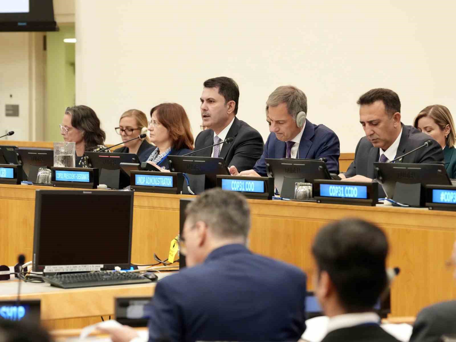 COP31 BAŞKANI VE ÇEVRE, ŞEHİRCİLİK VE İKLİM DEĞİŞİKLİĞİ BAKANI MURAT KURUM, NEW YORK’TA BİRLEŞMİŞ MİLLETLER KALKINMA PROGRAMI (UNDP) İLE BİRLİKTE DÜZENLENEN PROGRAMDA İKLİM UYGULAMA KÖPRÜSÜ’NÜN (BRIDGE) İLK GRUP PİLOT ÜLKELERİNİN ETİYOPYA, FİJİ, ENDONEZYA, PAKİSTAN VE ÖZBEKİSTAN OLACAĞINI AÇIKLADI.