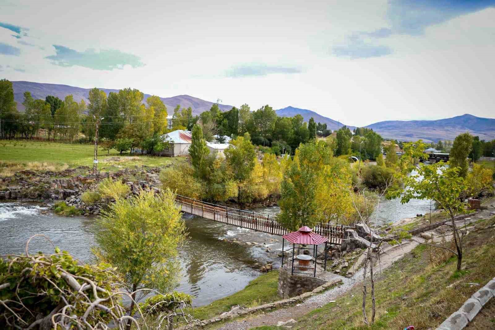VAN'IN MURADİYE KAYMAKAMLIĞI TARAFINDAN BALIK BENDİ’NDE 11 BİN 379 METREKARELİK ALANDA YAPILACAK BUNGALOV EVLER, LOKANTA VE KAFE PROJESİ İÇİN SAHA İNCELEMESİ GERÇEKLEŞTİRİLDİ.