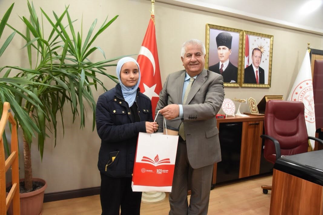 FİLİSTİNLİ ÖĞRENCİLERDEN İL MİLLÎ EĞİTİM MÜDÜRÜNE ZİYARET