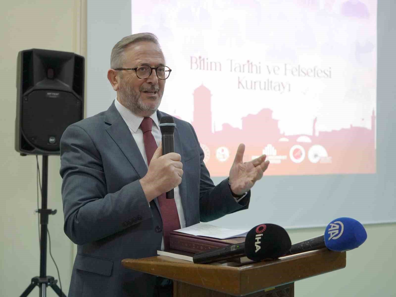 KÜLTÜR VE TURİZM BAKAN YARDIMCISI DR. COŞKUN YILMAZ, “KASTAMONU, YETİŞTİRDİĞİ ÂLİMLER, ŞAİRLER VE MİMARİ ESERLERİYLE ANADOLU'NUN KÜLTÜREL HAFIZASIDIR” DEDİ.