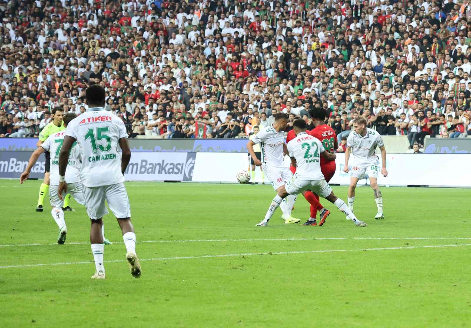 TRENDYOL SÜPER LİG’İN 8. HAFTASINDA AMED SPORTİF FAALİYETLER, EVİNDE KARŞILAŞTIĞI KONYASPOR’U 1-0’LIK SKORLA MAĞLUP ETTİ.