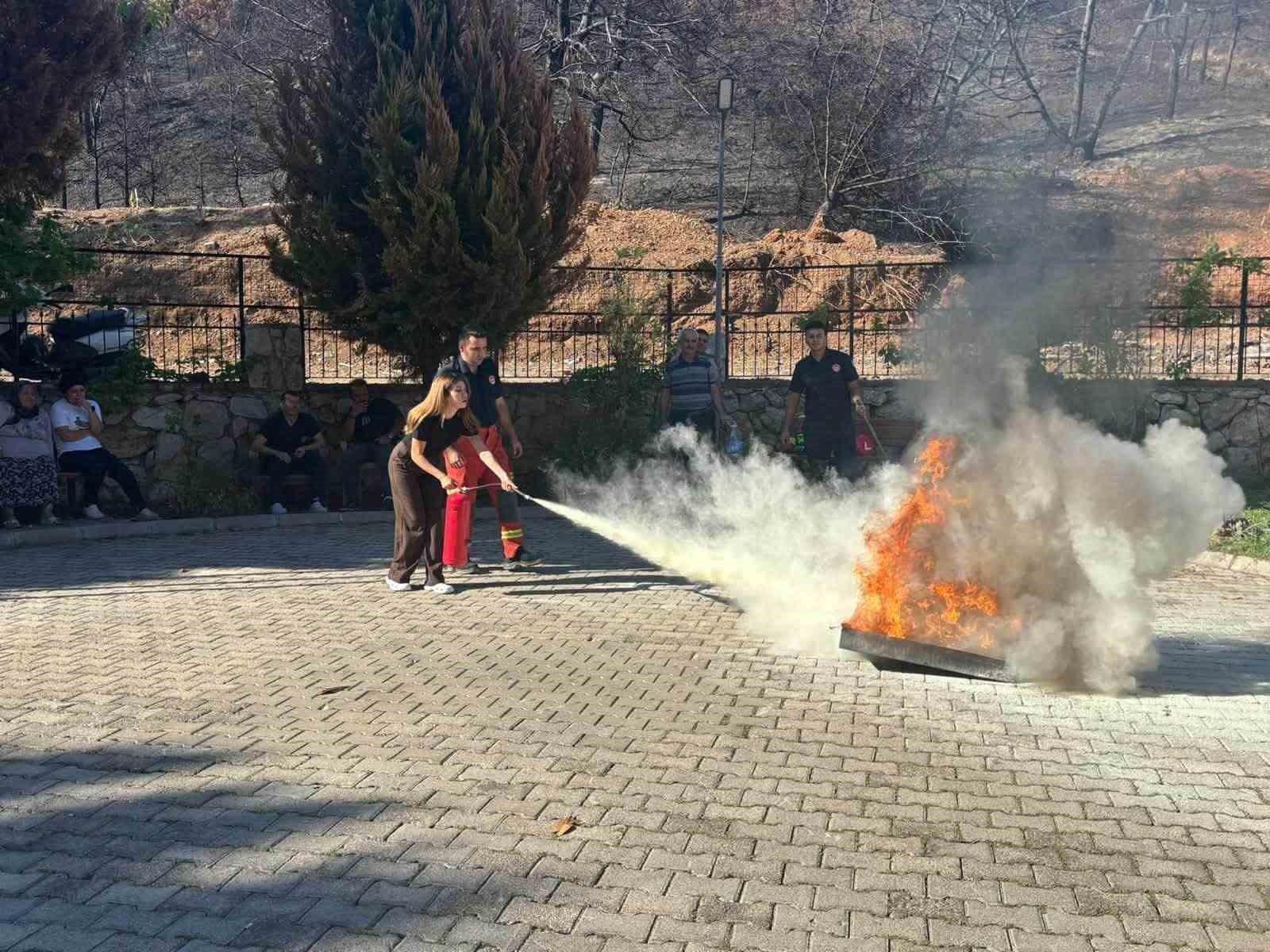 FETHİYE HUZUREVİ PERSONELİNE YANGIN GÜVENLİĞİ EĞİTİMİ VERİLDİ