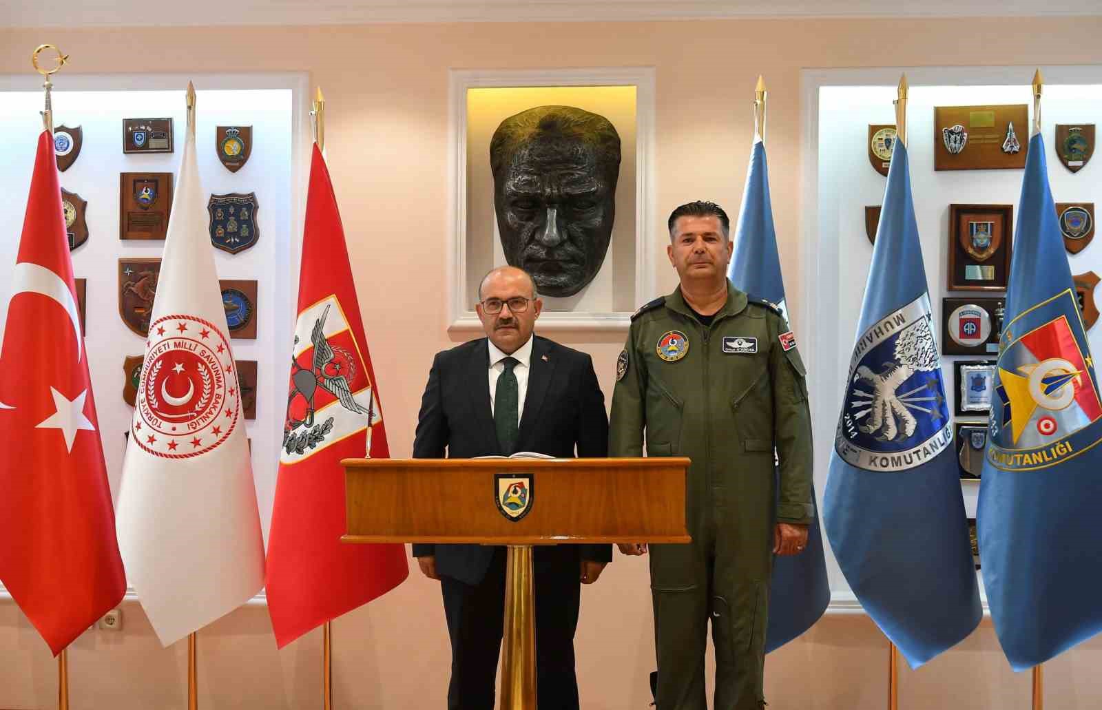 VALİ USTAOĞLU, BANDIRMA’DA GÜVENLİK VE HİZMET GÜNDEMİYLE TEMASLARDA BULUNDU