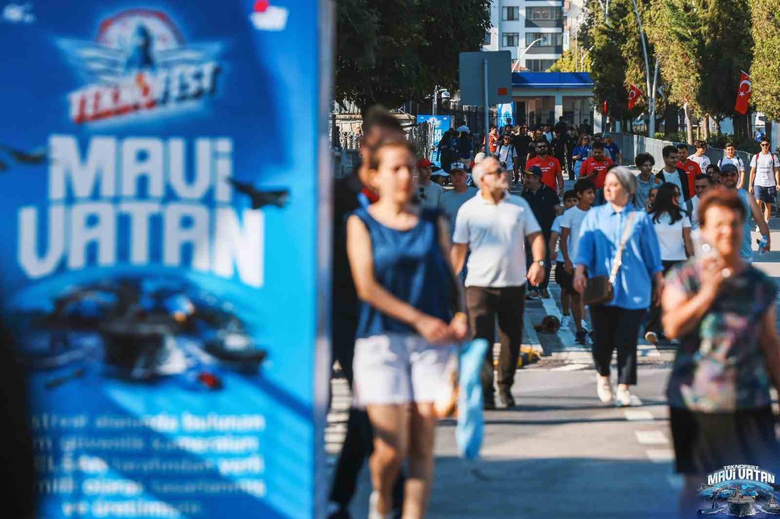 DÜNYANIN EN BÜYÜK HAVACILIK, UZAY VE TEKNOLOJİ FESTİVALİ TEKNOFEST, 'MAVİ VATAN' TEMASIYLA GÖLCÜK TERSANESİ KOMUTANLIĞINDA KAPILARINI AÇTI.