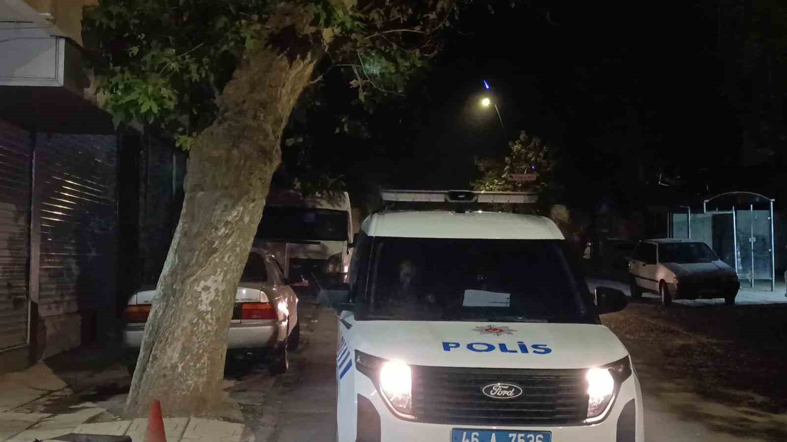 KAHRAMANMARAŞ'TA MEYDANA GELEN GASP OLAYINDA, ŞÜPHELİLER GENÇ BİR KIZ SELAM SELAM SÖYLEYİP VURDUKTAN SONRA 75 BİN LİRASINI ALARAK KAYIPLARA KARIŞTI