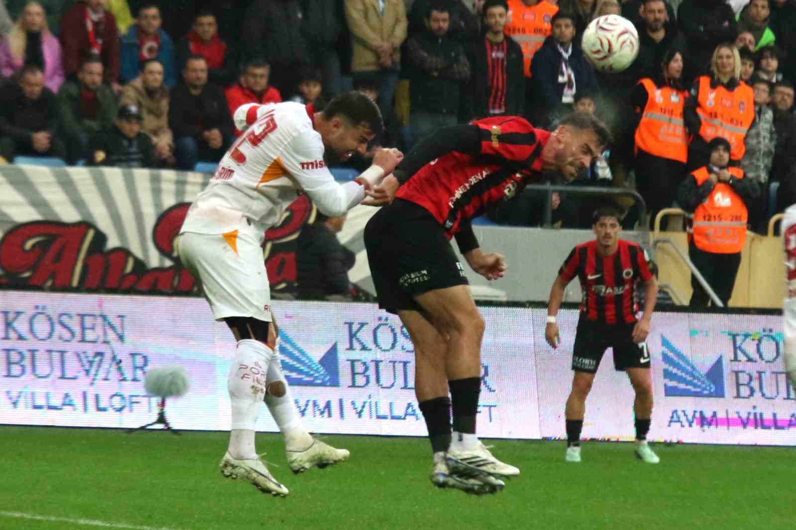 TRENDYOL SÜPER LİG'İN 8. HAFTASINDA GENÇLERBİRLİĞİ, GALATASARAY'I AĞIRLIYOR. MÜSABAKANIN İLK YARISI 0-0'LIK BERABERLİKLE TAMAMLANDI.