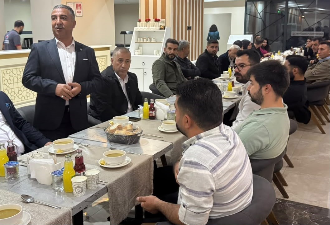 SAĞLIK VE SOSYAL HİZMET ÇALIŞANLARI SENDİKASI (SAĞLIK-SEN) ŞIRNAK ŞUBESİ YÖNETİMİ, BEYTÜŞŞEBAP İLÇESİNDE GÖREV YAPAN SAĞLIK ÇALIŞANLARIYLA BİR ARAYA GELEREK TALEPLERİ VE ÇÖZÜM ÖNERİLERİNİ DEĞERLENDİRDİ.
