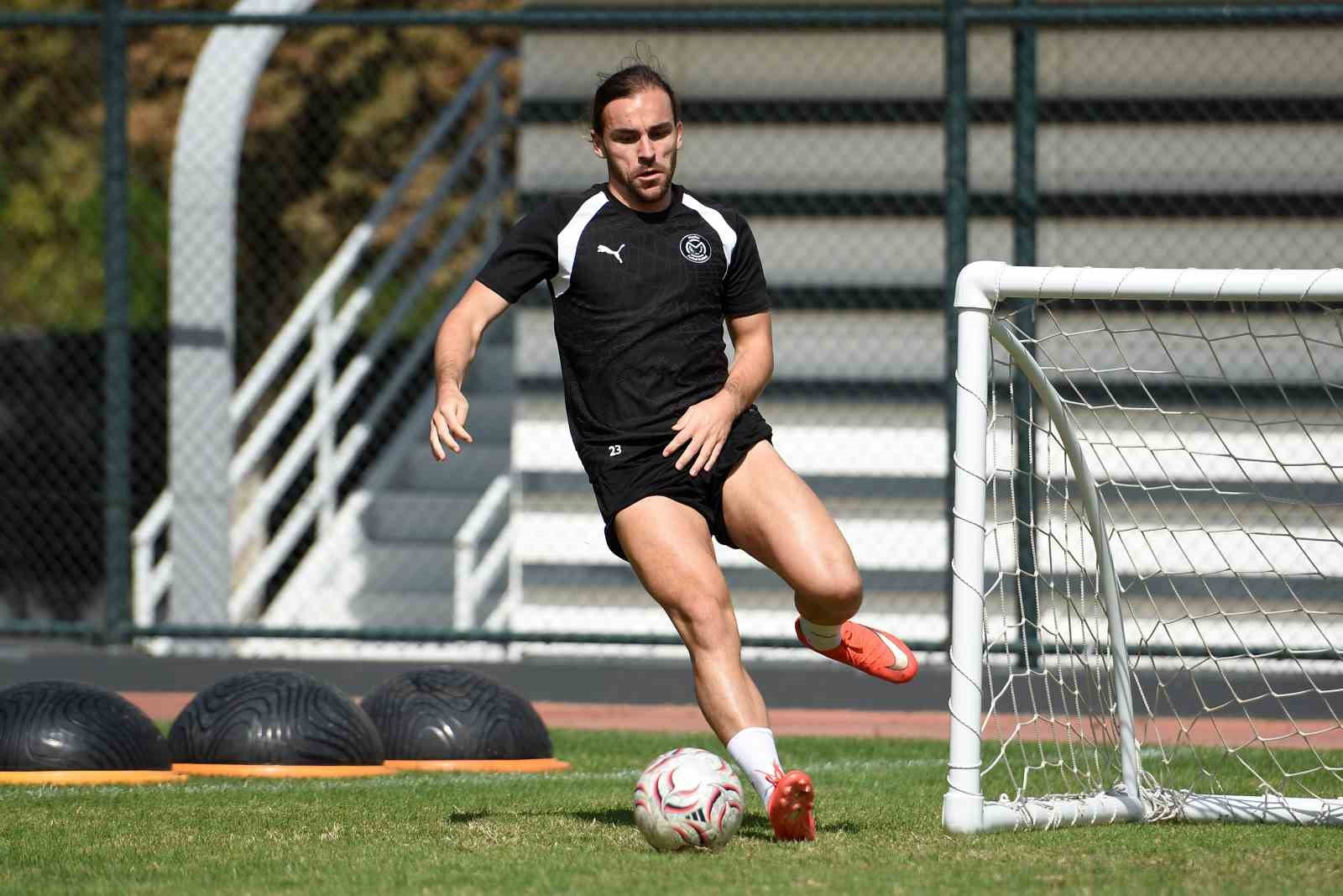 TRENDYOL 1. LİG’İN 9. HAFTASINDA KAYSERİSPOR’A KONUK OLACAK MANİSA FK, BU MAÇIN HAZIRLIKLARINA DAYANIKLILIK VE DAR ALAN OYUNLARIYLA DEVAM ETTİ.