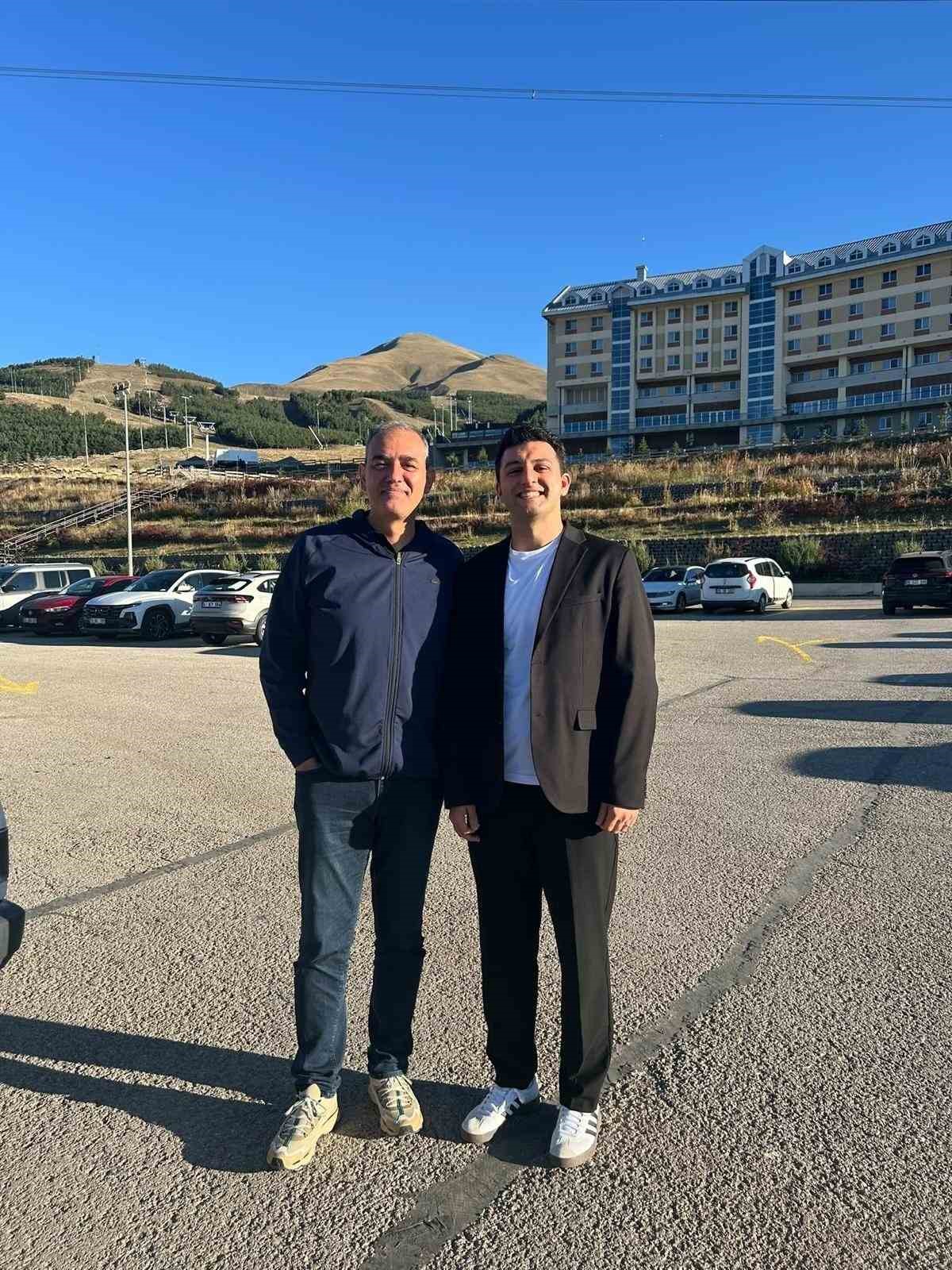 TÜRKİYE BASKETBOL FEDERASYONU (TBF) MERKEZ HAKEM KURULU’NUN (MHK) GÖREVLENDİRDİĞİ SEMİH VURAL TARAFINDAN ERZURUM’DA HAKEM, ANTRENÖR VE BASKETBOLSEVERLERE ANLATILDI.