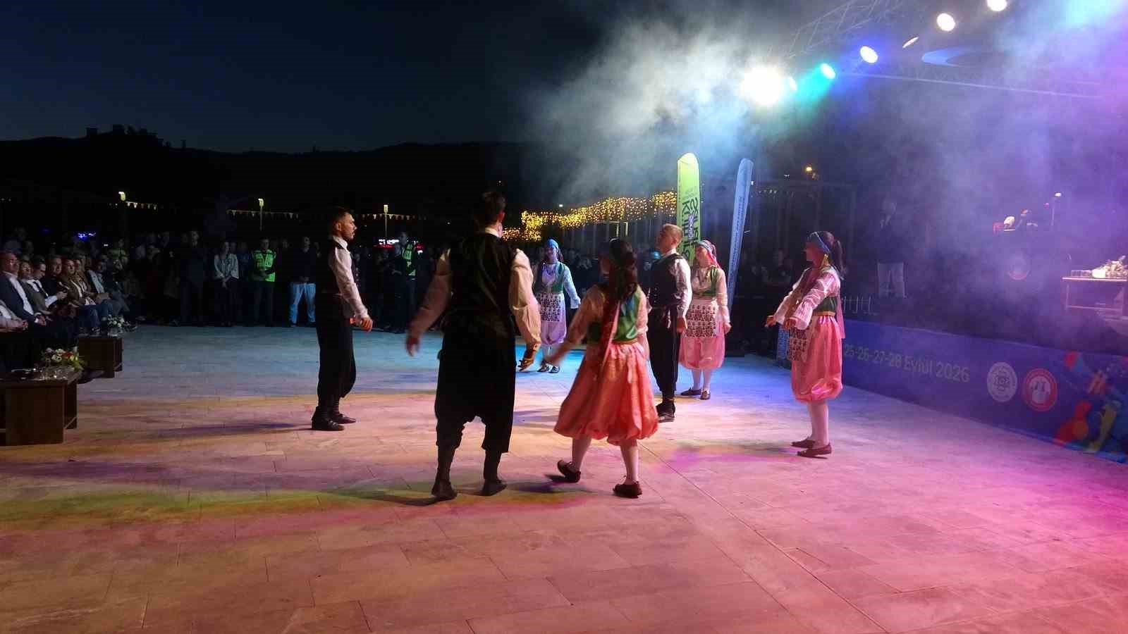 33. MENTEŞE KÜLTÜR ŞENLİĞİ ŞENLİK ATEŞİYLE BAŞLADI
